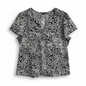 Hilary Radley Womens XL Black White Animal Print V-Neck Flutter Sleeve Blouse